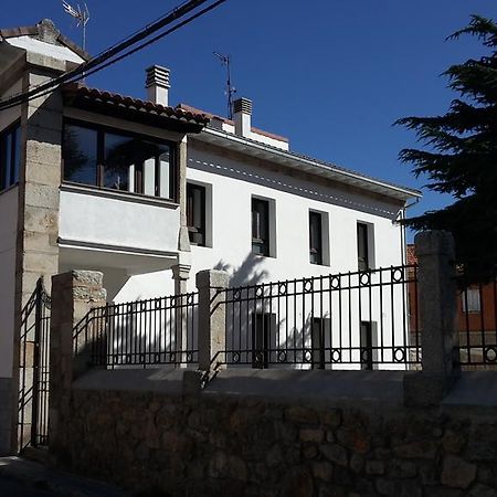 Casa Del Cura Hotel Las Navas del Marqués Exterior foto